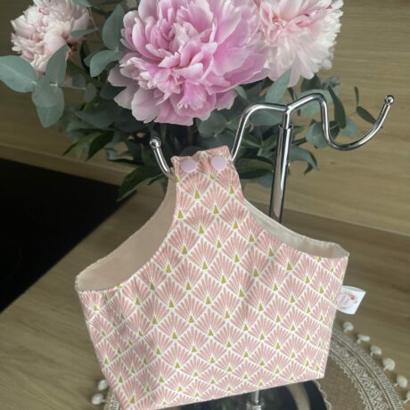 panier rose suspendu