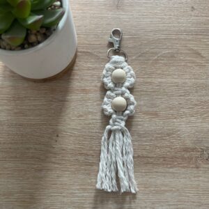 Porte cle macramé perle beige