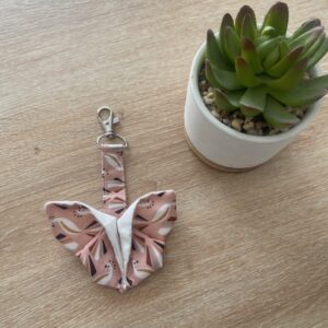 Porte cle papillon origami rose