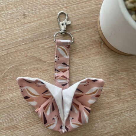 porte clés origami papillon rose